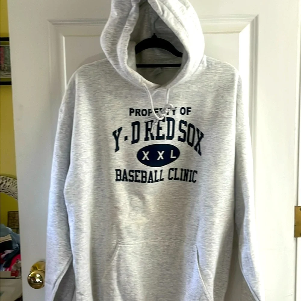 Unisex Yarmouth-Dennis Red Sox CCBL Gray Hoodie. Size Large. Vintage Never Worn